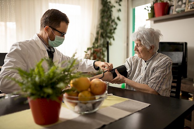 Home healthcare visit. ©iStock.com/Gligatron